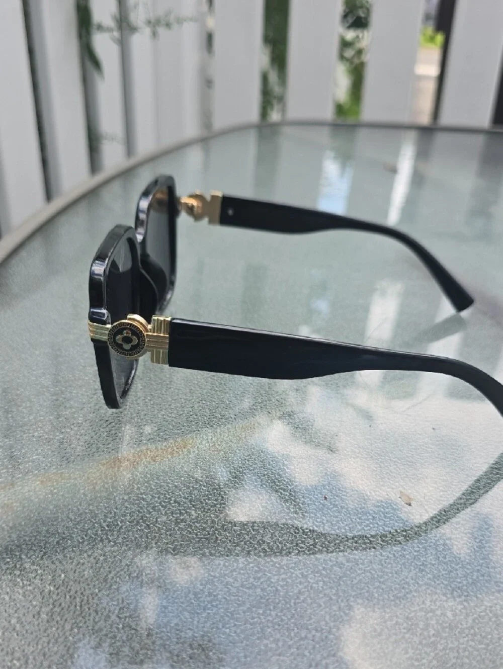 N/A classic black